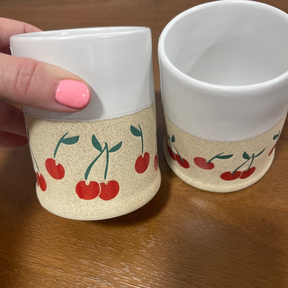 Red Cherry 🍒 Glazed Ceramic Desk Organizer Pen Holder Vanity Set of 2 NWT - Picture 3 of 4